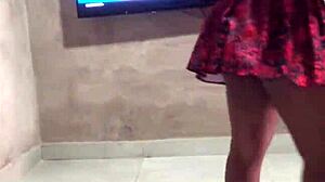 ela tava louca pra brincar e caiu de boca na minha rola brasileira gostosa