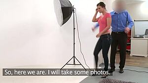 黑发妹办公室试镜求狗爬式猛捅