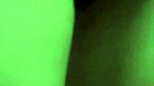 chồng xuống bếp lột quần vợ 1