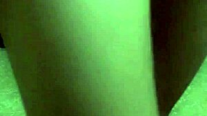 chồng xuống bếp lột quần vợ 1